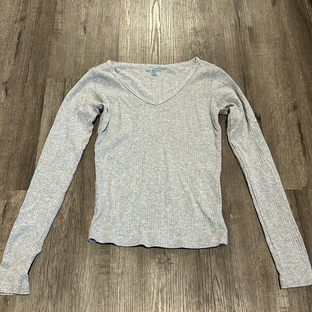 Brandy Melville long sleeve tshirt